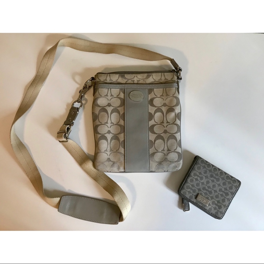 Coach purse with wallet